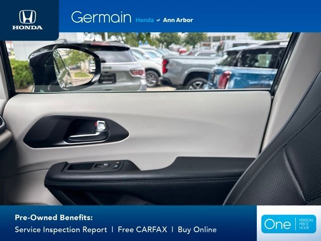 Used 2019 Brilliant Black Crystal Pearlcoat Chrysler Limited image 39