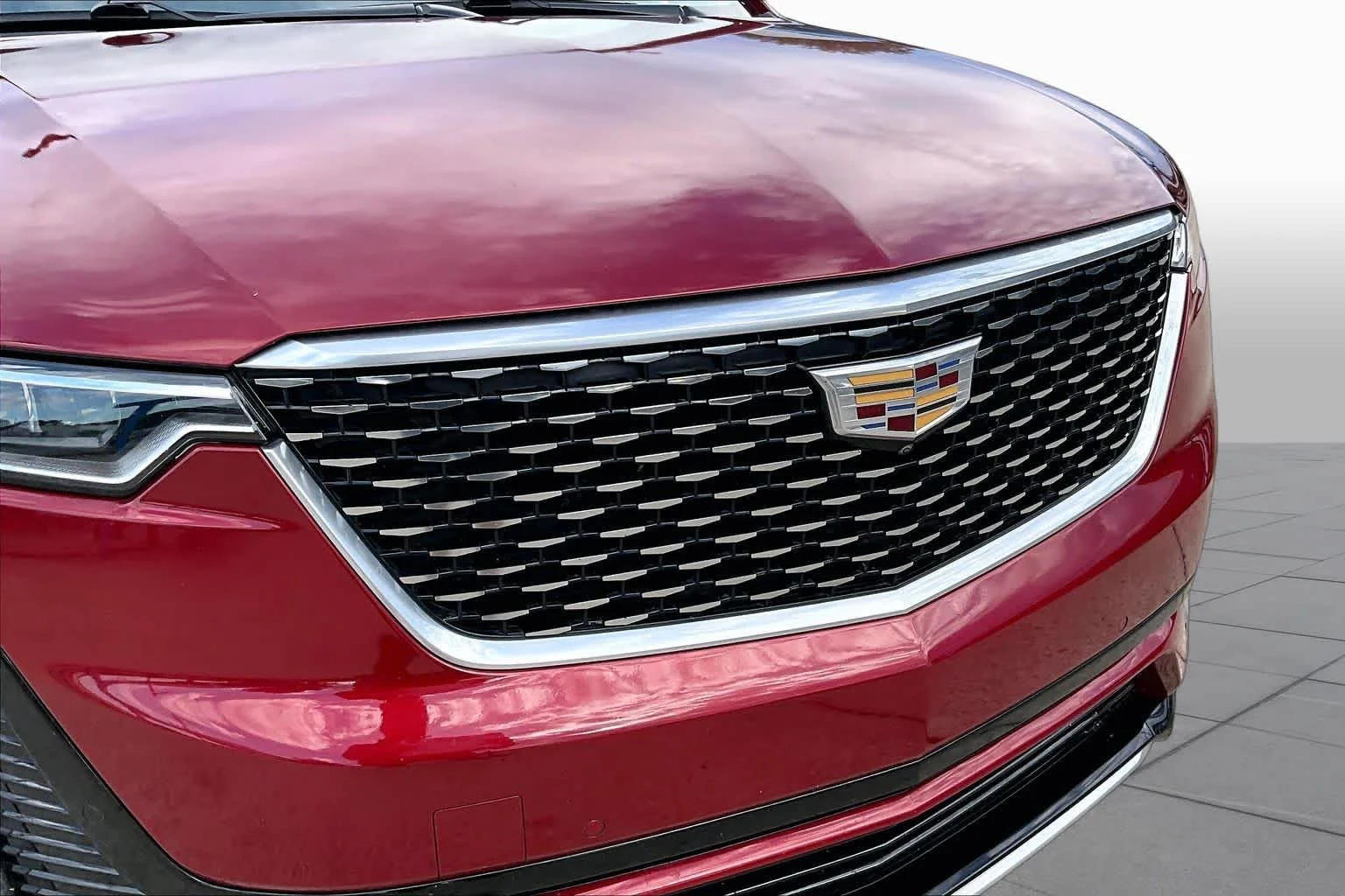 Used 2020 Red Horizon Tintcoat Cadillac FWD Premium Luxury image 30