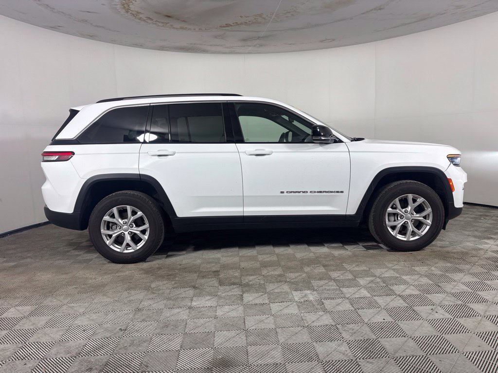 Used 2024 White Jeep Limited image 2