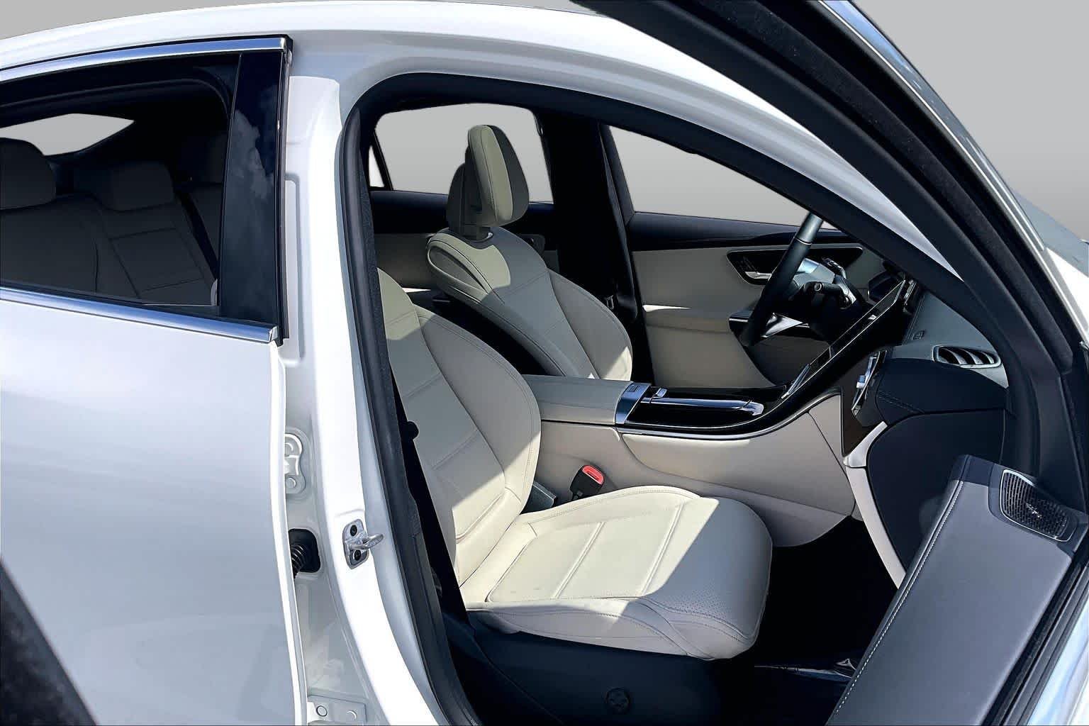 Used 2026 Polar White Mercedes-Benz GLC 300 image 9