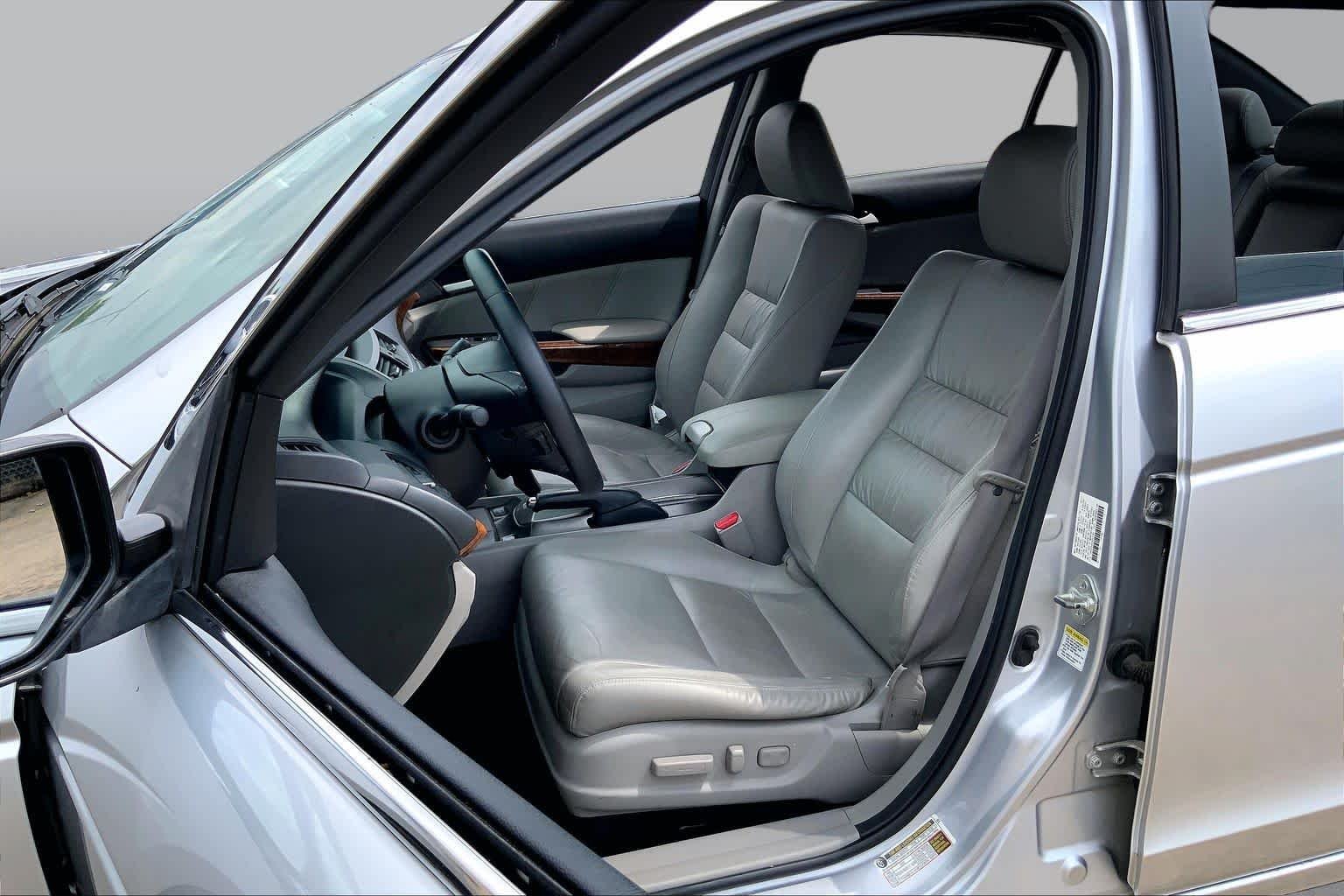 Used 2012 Alabaster Silver Metallic Honda EX-L image 7