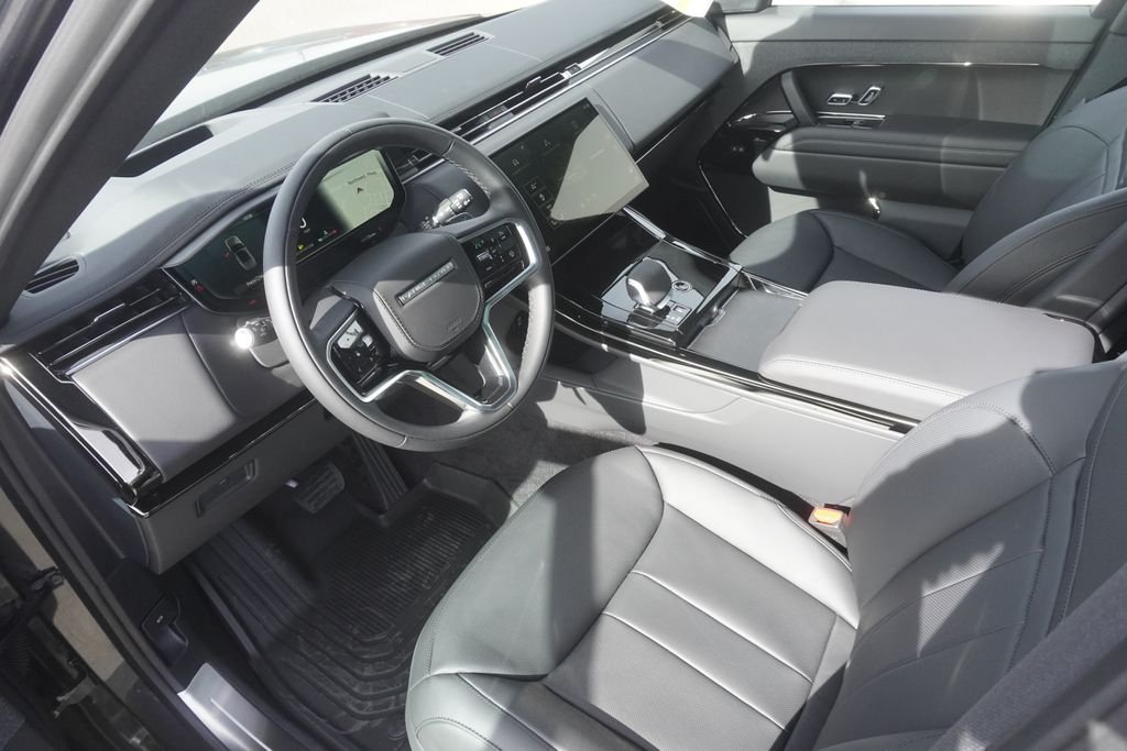 New 2026 Carpathian Grey Land Rover SE image 18