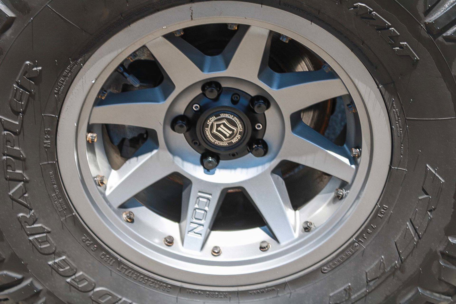Used 2021 Granite Crystal Metallic Clearcoat Jeep Unlimited Rubicon image 10