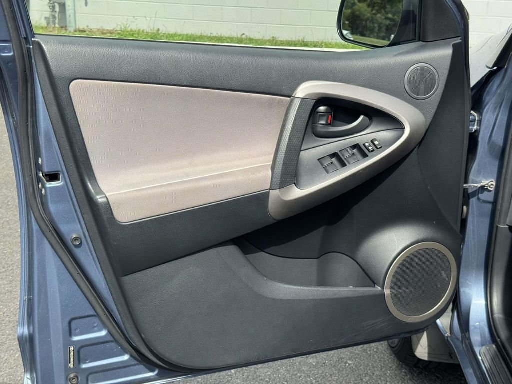 Used 2008 Blue Toyota Base image 16