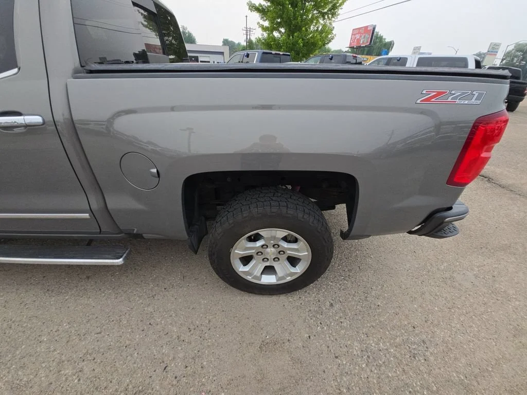 Used 2017 PEPPERDUST METALLIC Chevrolet LTZ image 26