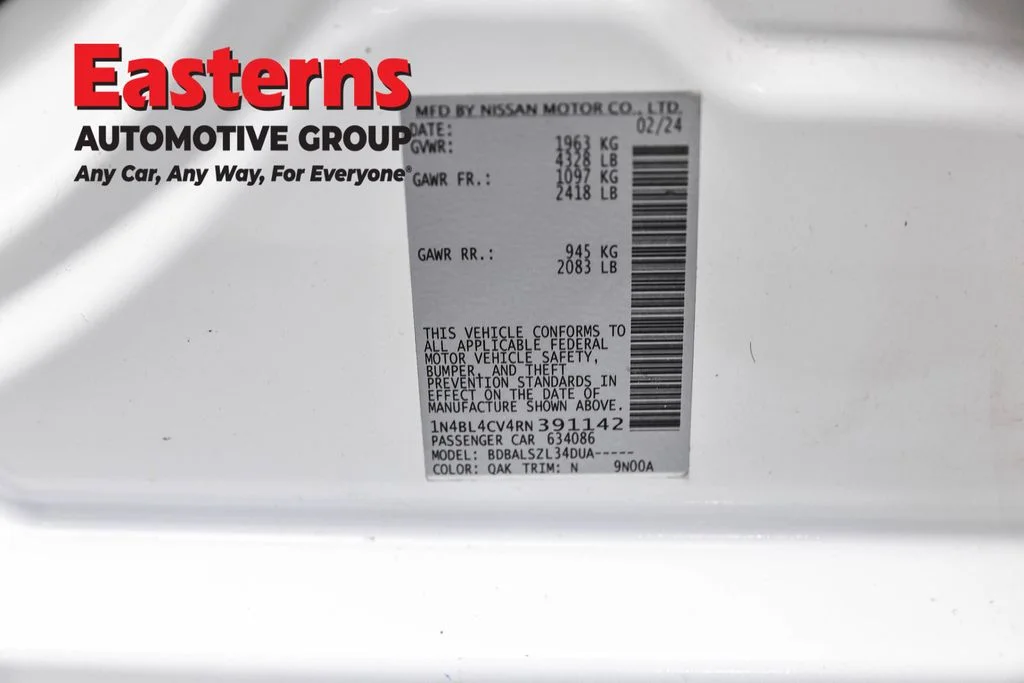 Used 2024 White Nissan 2.5 SR image 35