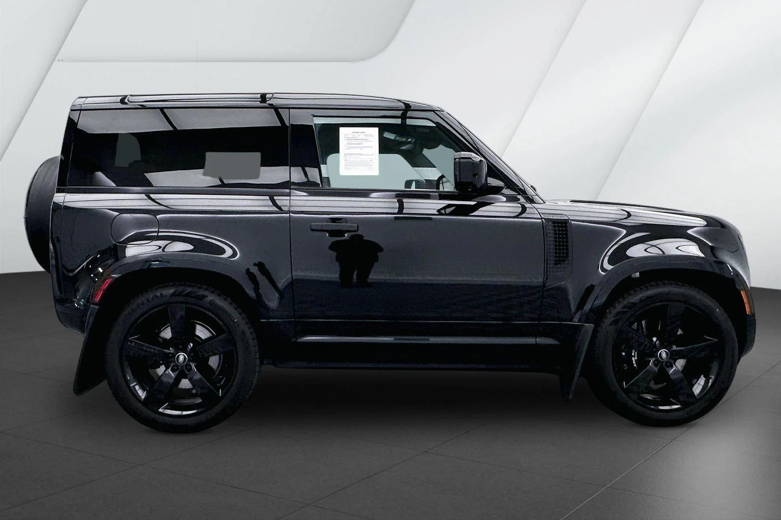 Used 2024 Santorini Black Metallic Land Rover V8 image 5