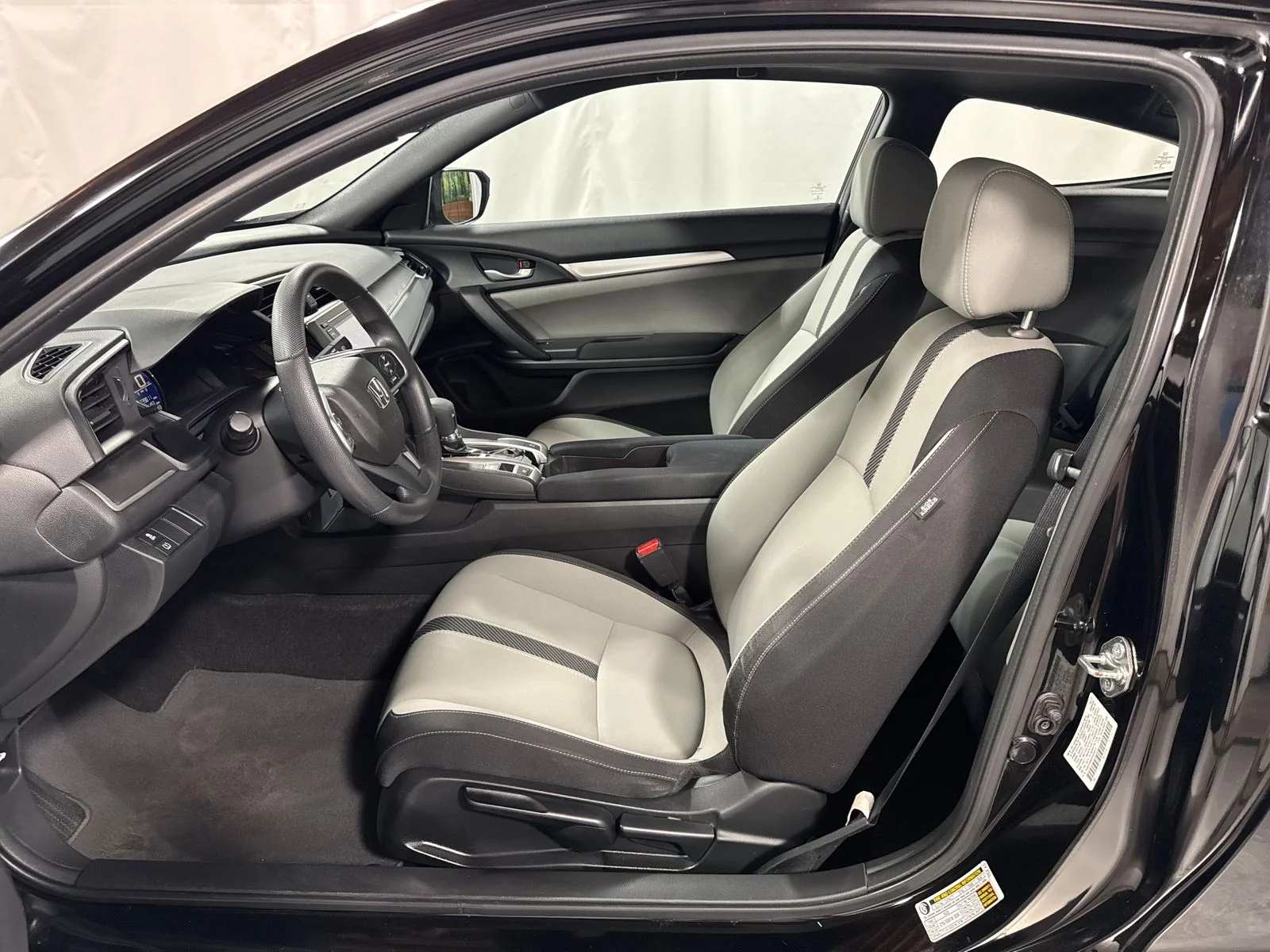 Used 2018  Honda LX-P image 3