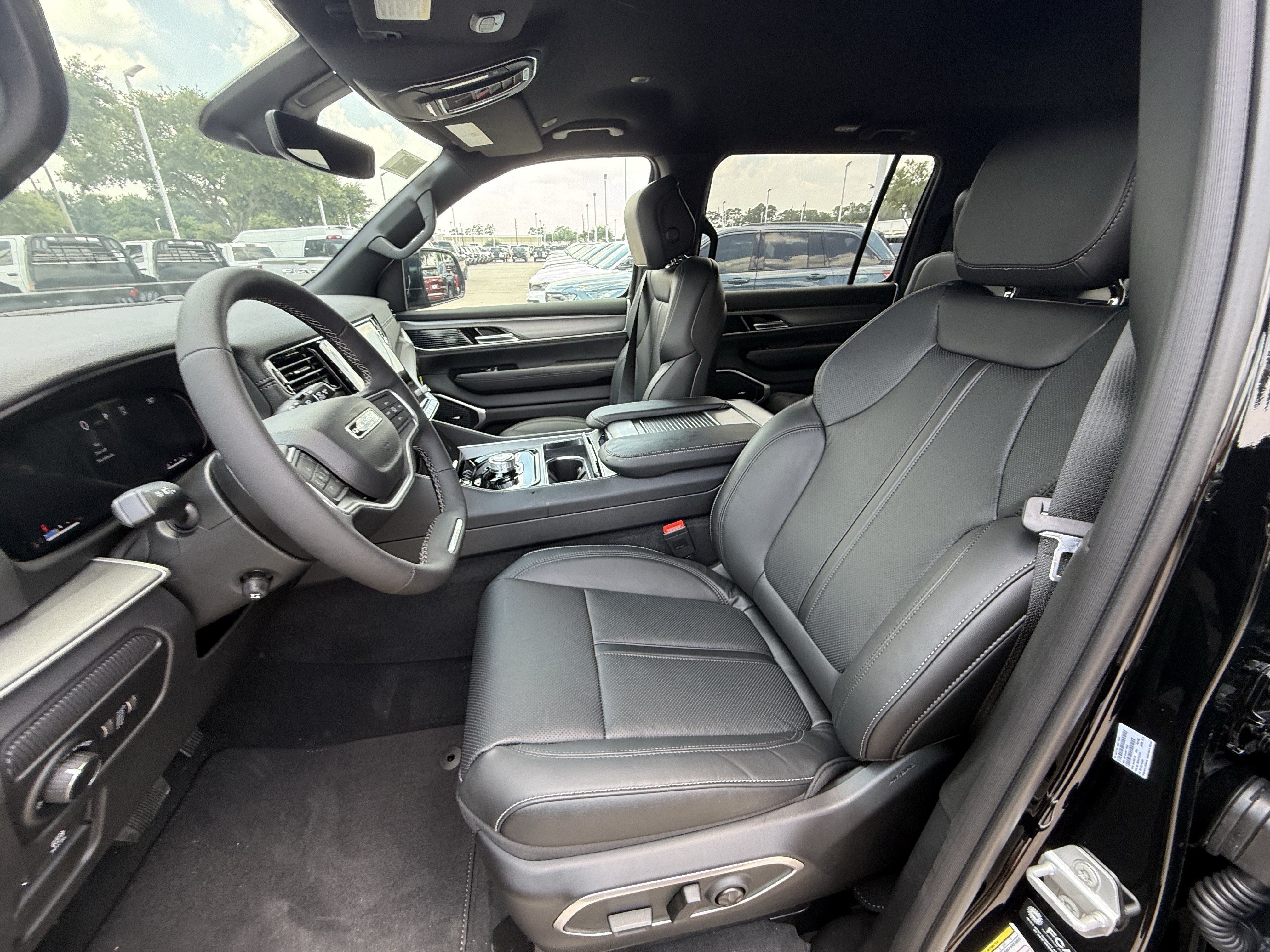New 2026 High Gloss Black Exterior Paint Jeep  image 17