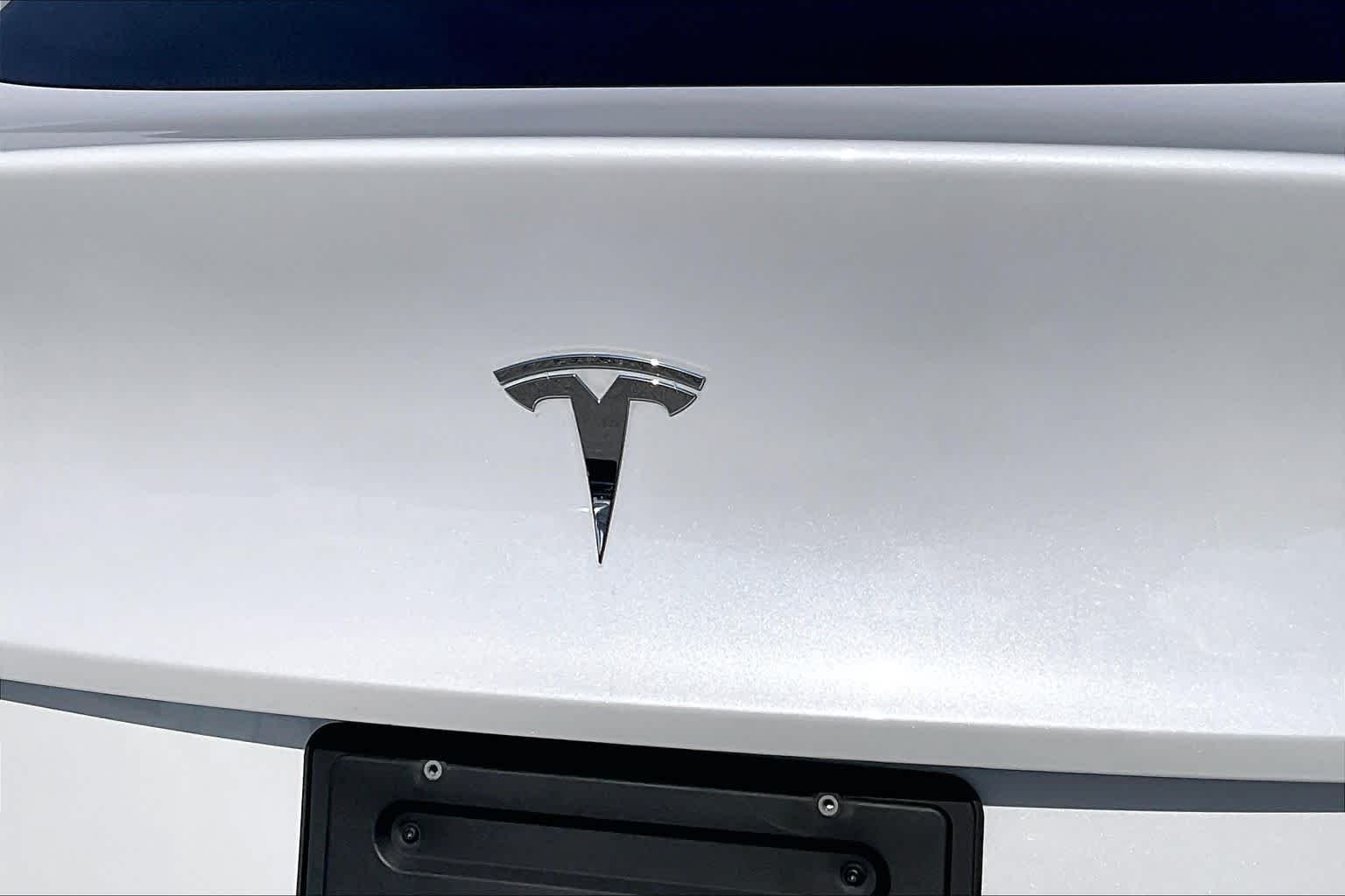 Used 2022 WHITE Tesla Long Range image 9