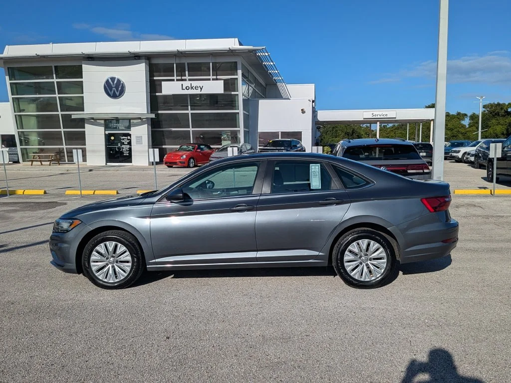 Used 2020 Gray Volkswagen 1.4T S image 3