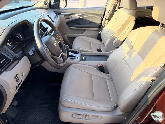 Used 2019 Red Honda EX-L image 9
