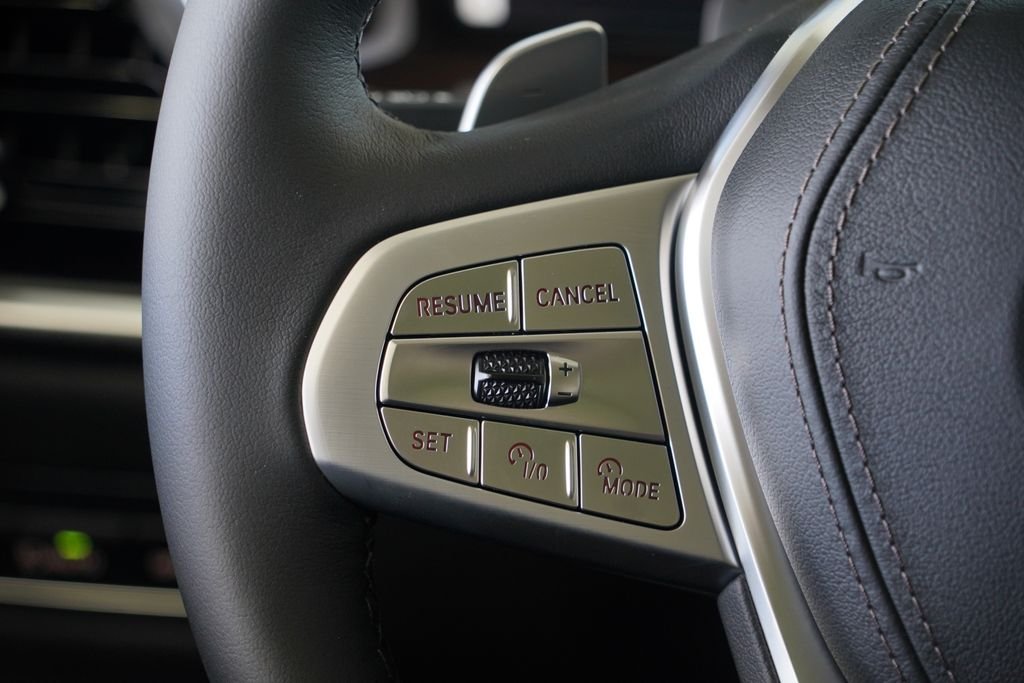 New 2027 Mineral White Metallic BMW xDrive40i image 24