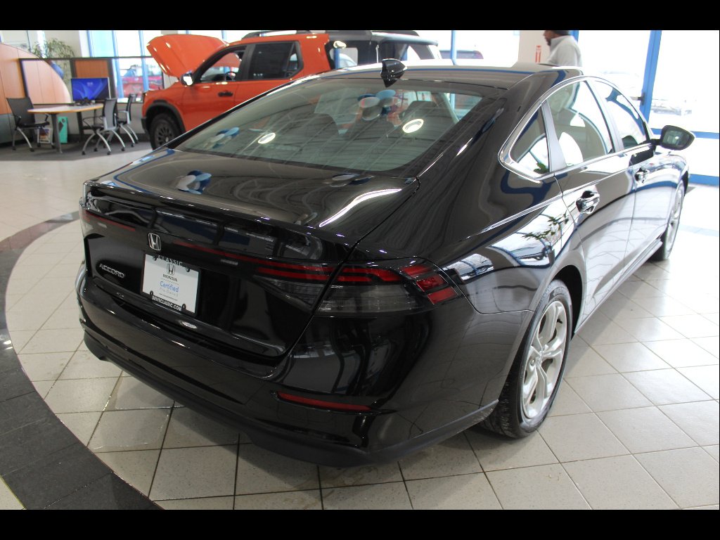 2023 Honda Accord LX - Photo 5