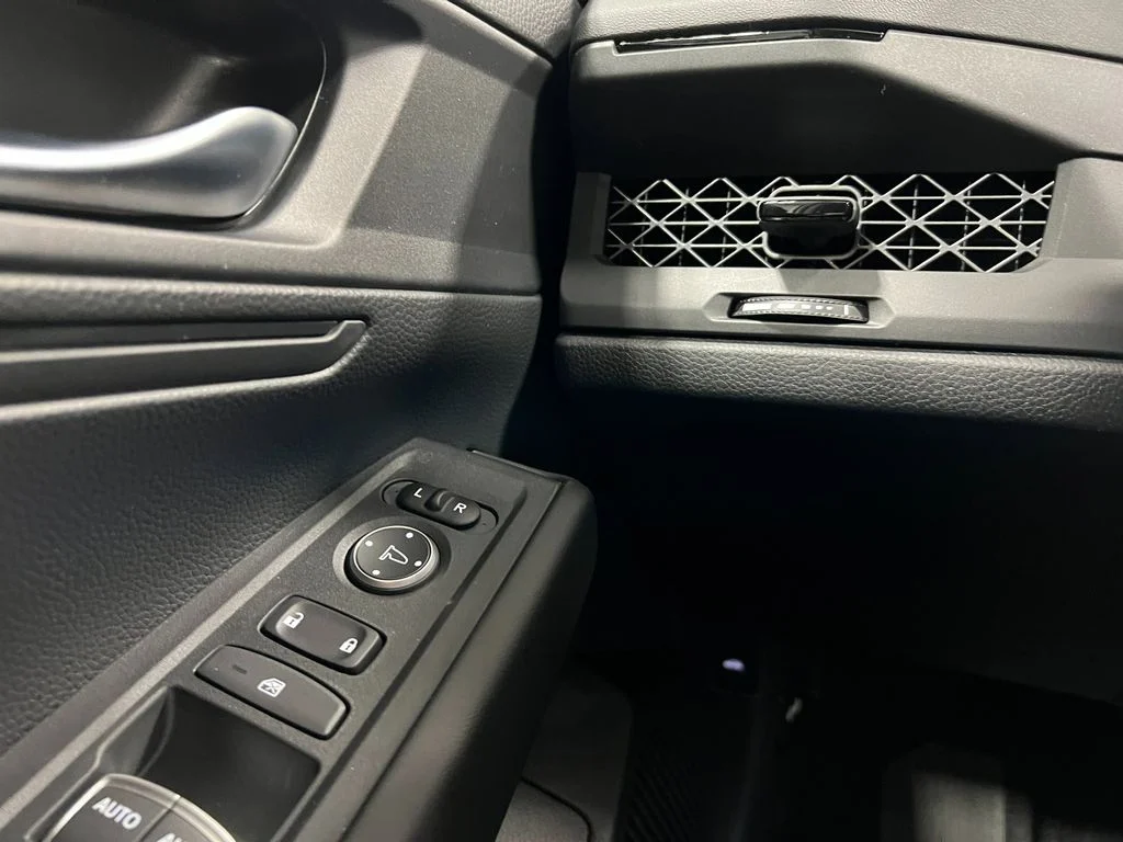 2025 Honda Accord LX - Photo 17