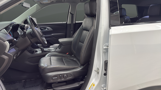 Used 2021 Summit White Chevrolet RS image 9