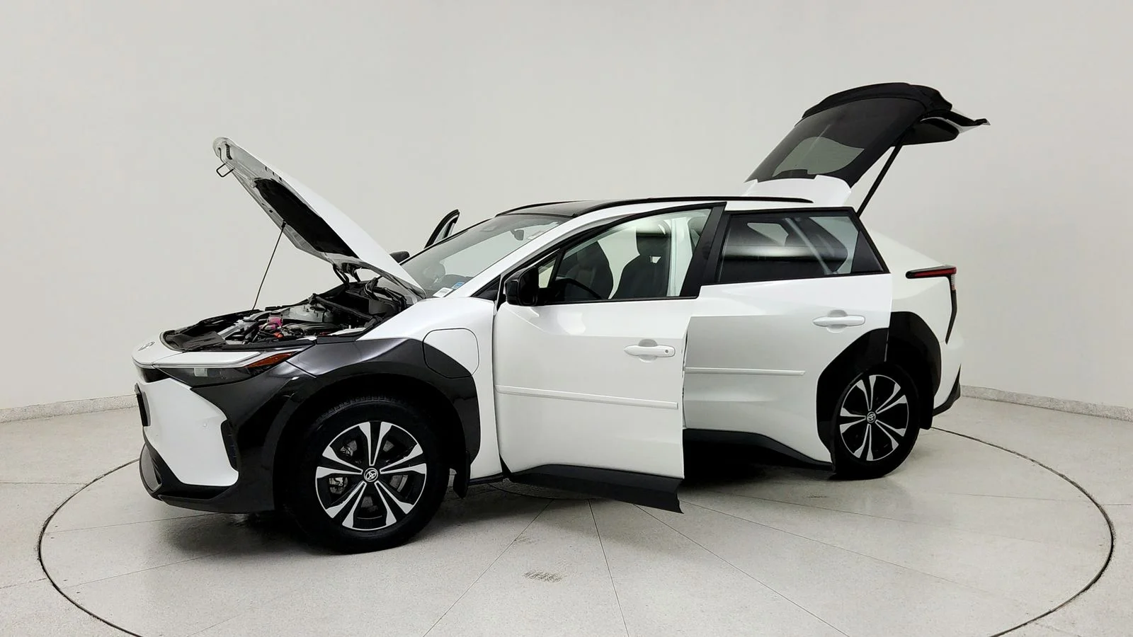 Used 2024 Beige Toyota XLE image 12