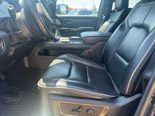 Used 2020 Diamond Black Ram Limited image 10