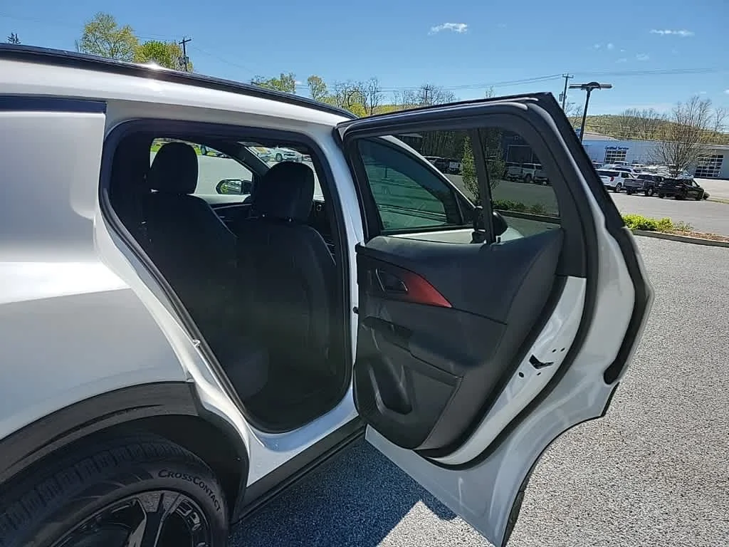 2025 Chevrolet Equinox EV RS - Photo 10
