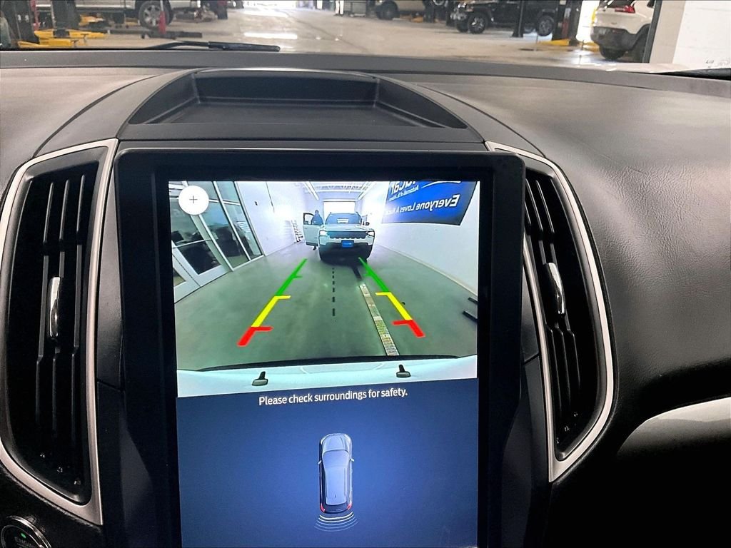 Used 2023 Oxford White Ford SEL image 19