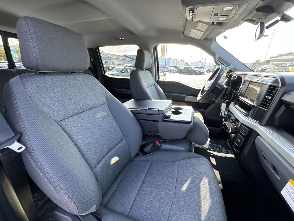New 2026 Oxford White Ford F-350® XL image 39