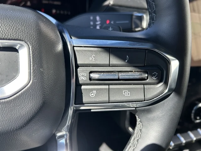 Used 2025 BLACK GMC AWD Elevation image 30