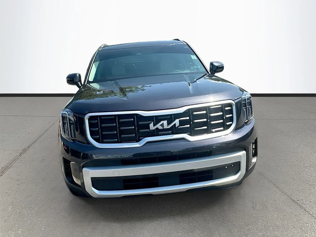 Certified Used 2025  Kia S image 2