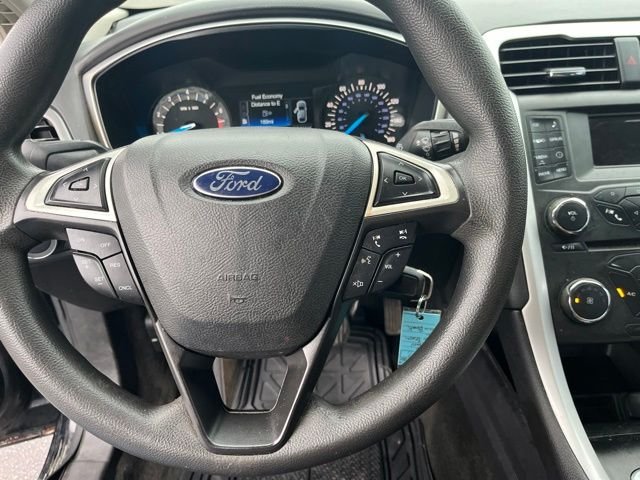Used 2016 Black Ford SE image 17