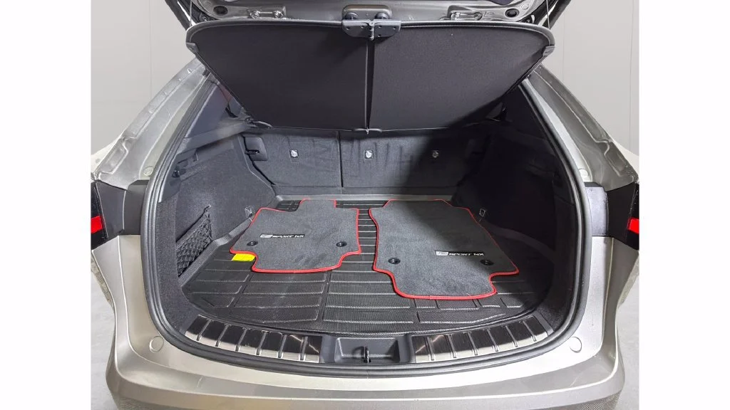 Used 2025 Silver Lexus NX 350 F SPORT Handling image 31
