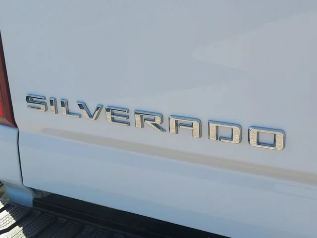 Used 2025 Summit White Chevrolet LT image 28