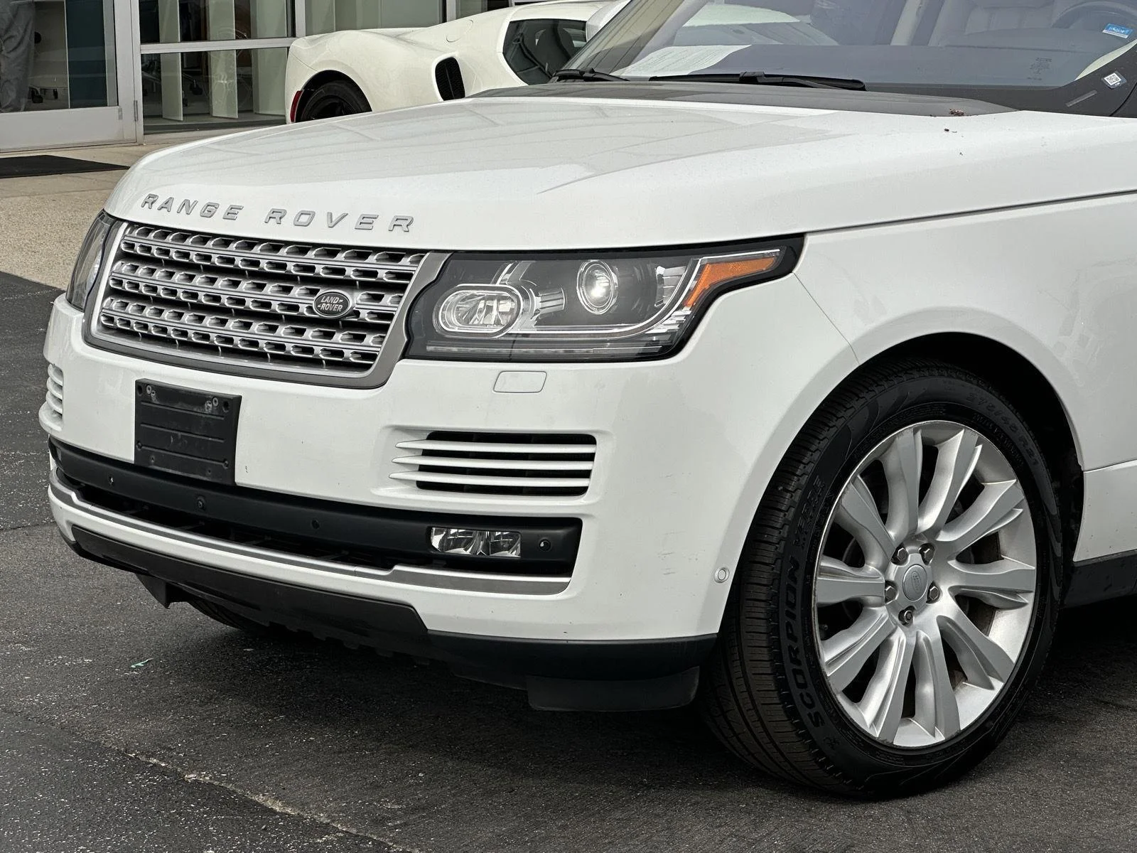 Used 2017 Fuji White Land Rover 5.0L V8 Supercharged image 42