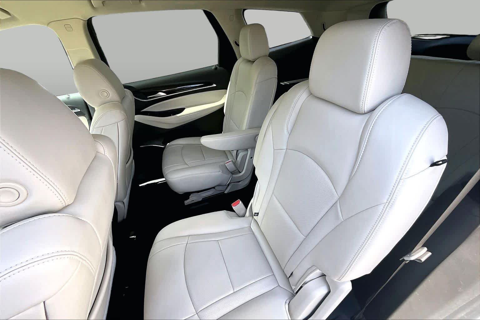 Used 2024 White Frost Tricoat Buick Essence image 40