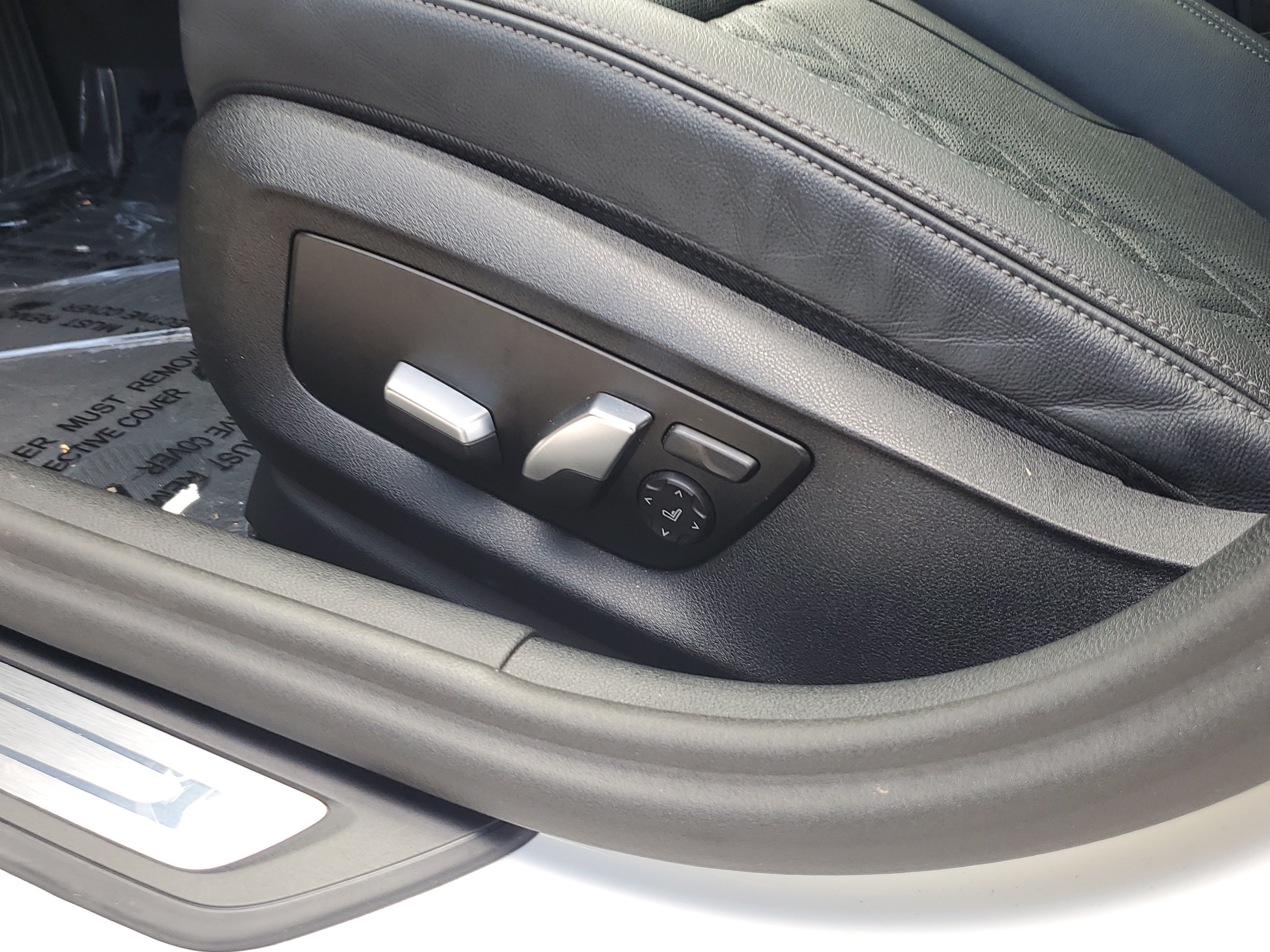 Used 2023 Alpine White BMW 530i image 21