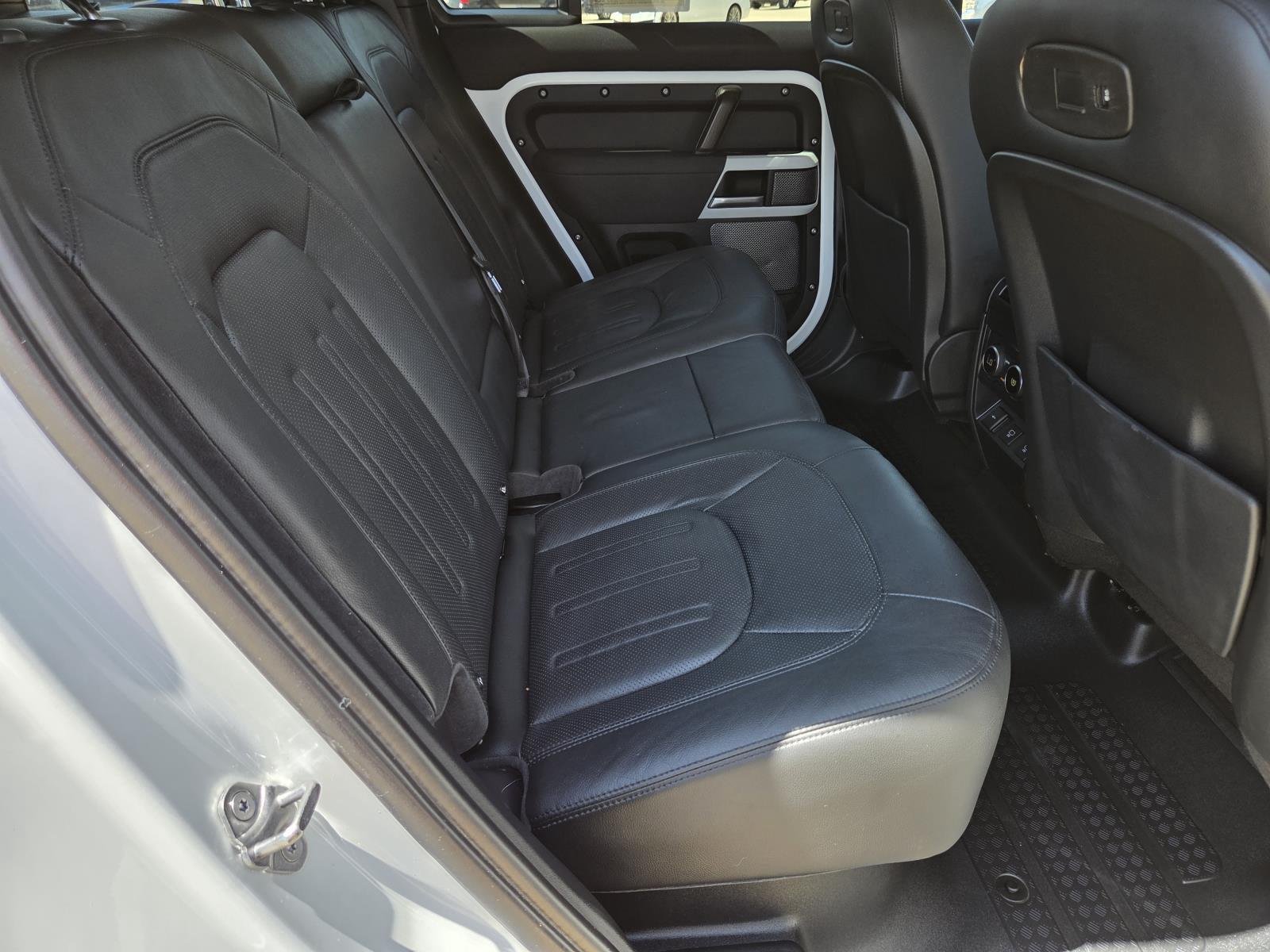 Used 2021 Fuji White Land Rover SE image 42