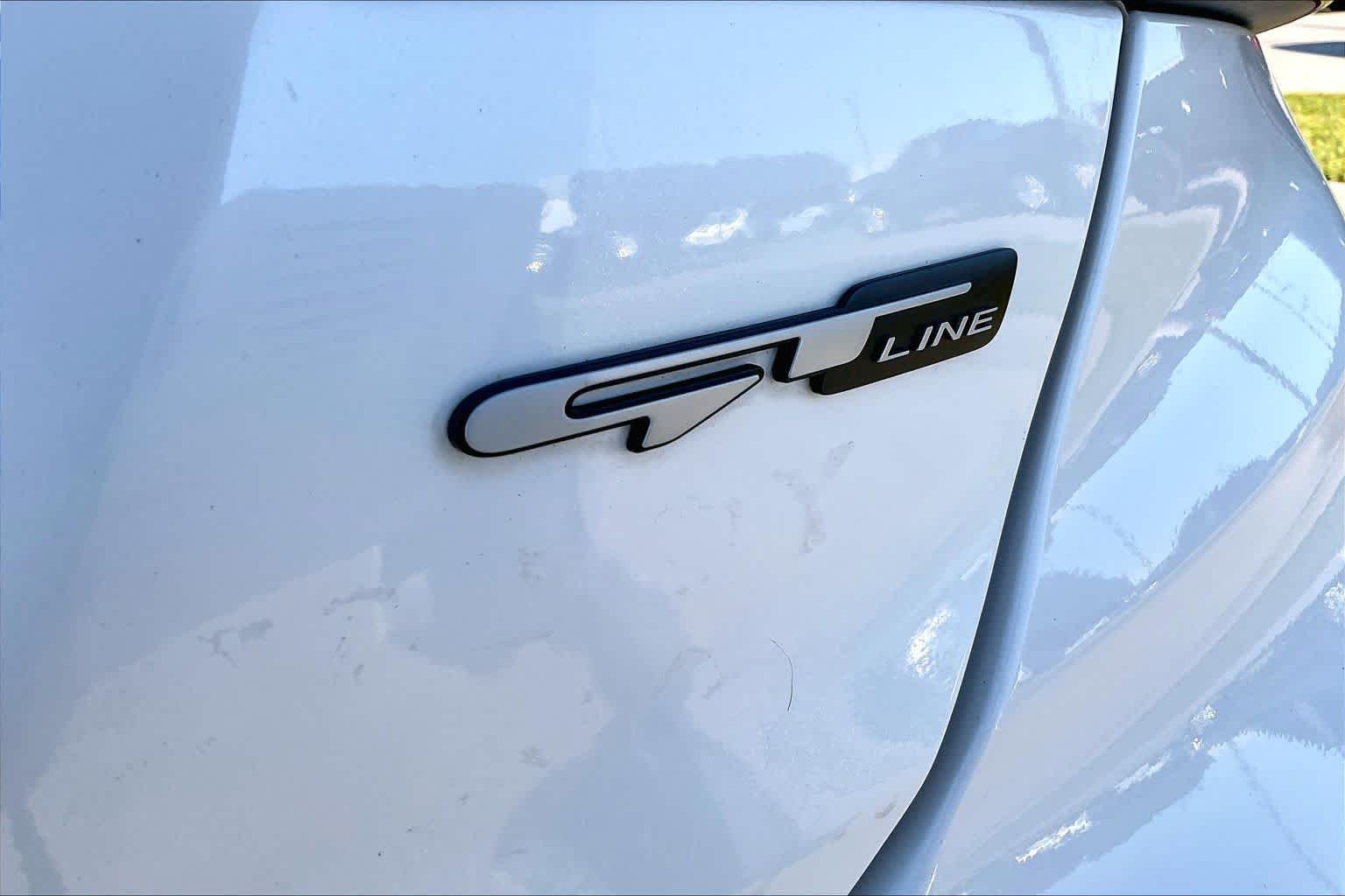 Used 2024 Snow White Pearl Kia GT-Line image 10