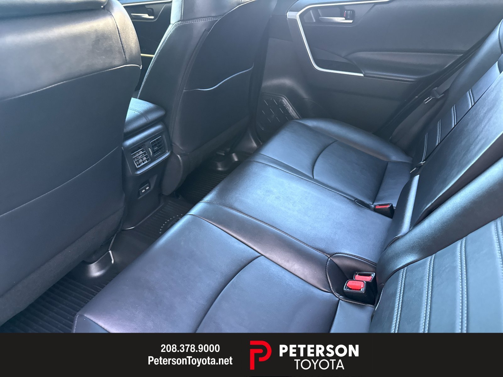 Used 2023  Toyota XLE Premium image 11