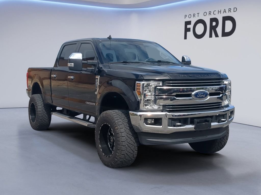 Used 2019 Black Metallic Ford Lariat image 9