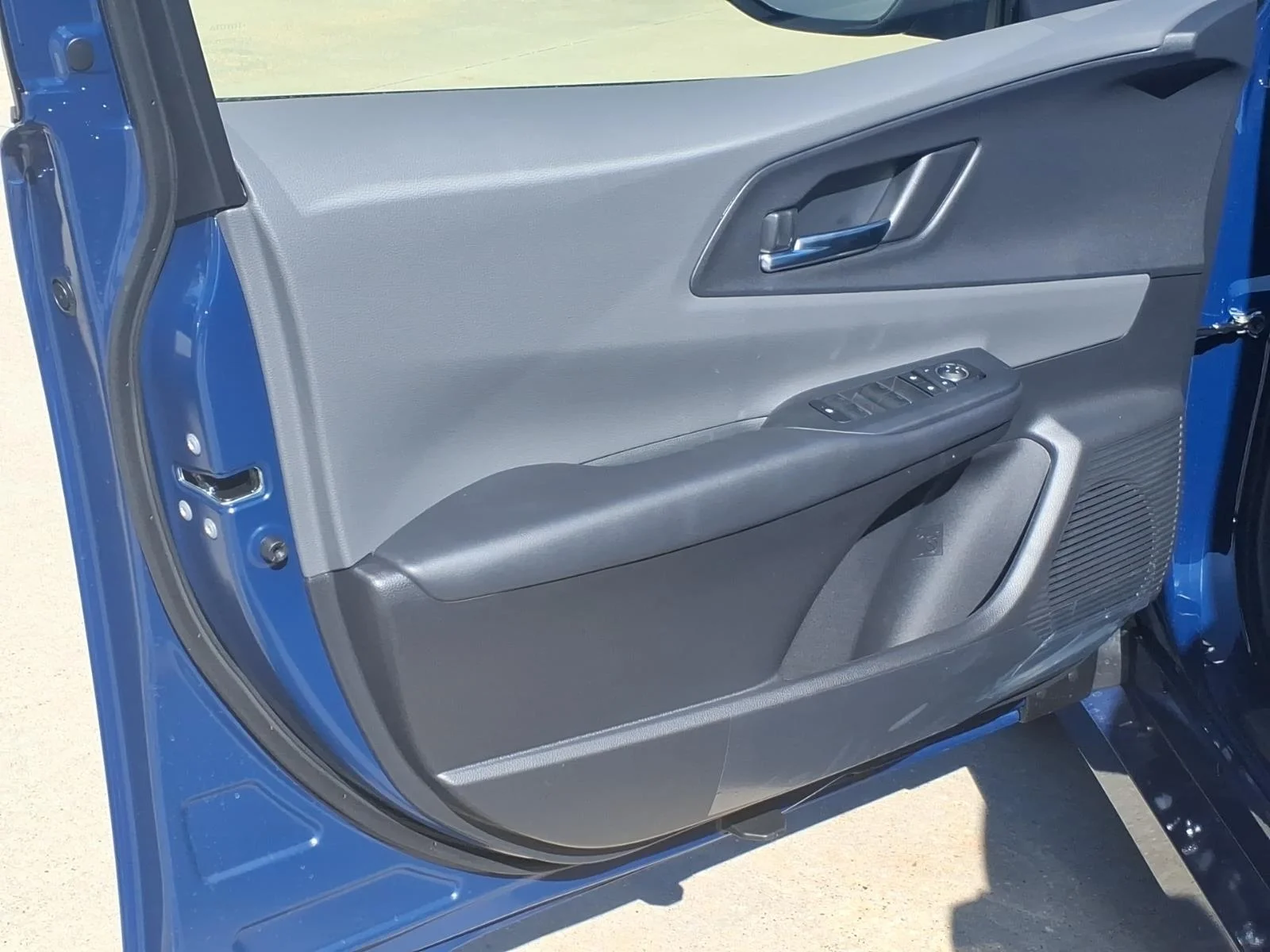 New 2027 Reservoir Blue Toyota  XLE image 21