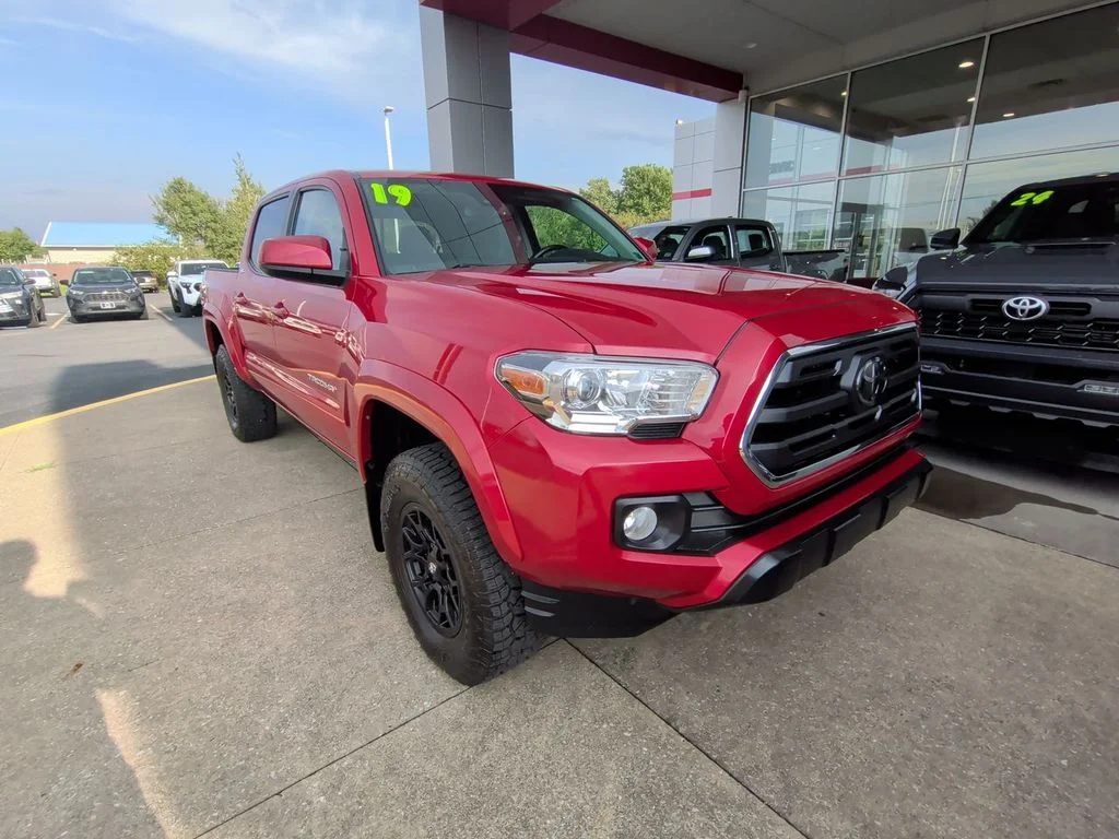 Used 2019 Red Toyota SR5 image 2