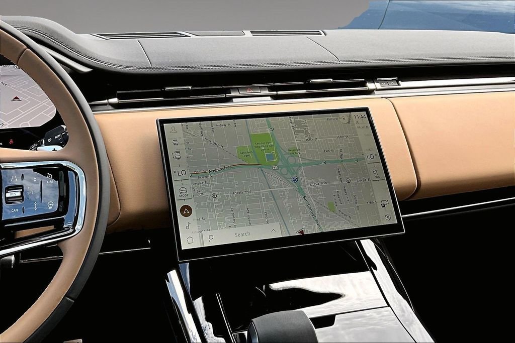 New 2026 VARESINE BLUE Land Rover Dynamic SE image 6