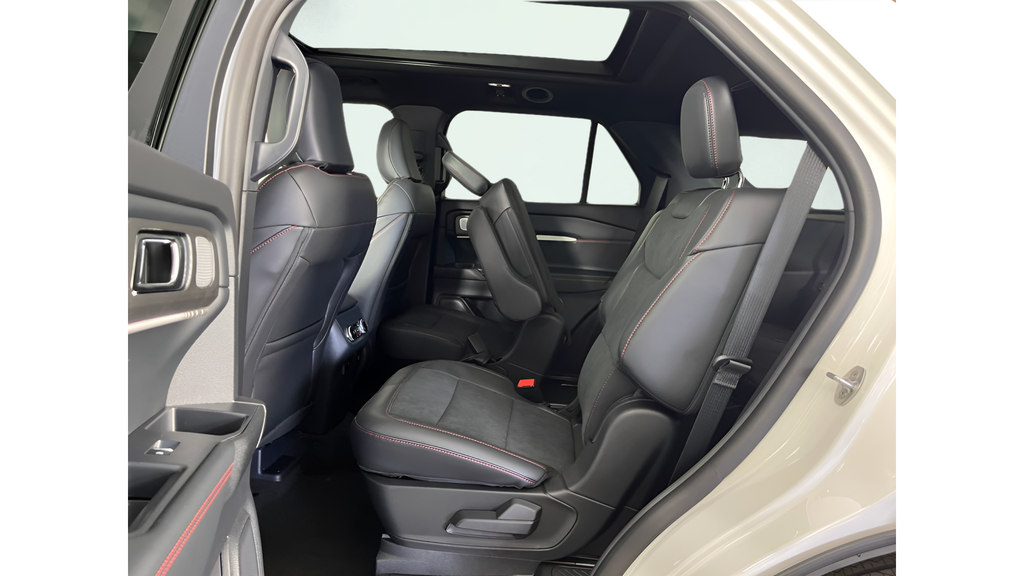 New 2026 Star White Metallic Tri-Coat Ford ST image 10
