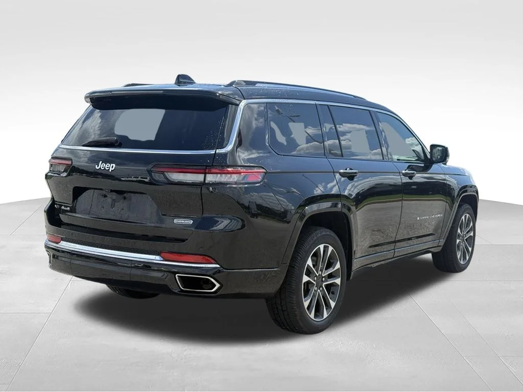 Used 2021 Black Jeep Overland image 24