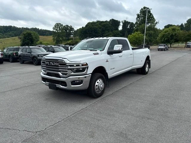Used 2025 White Ram Laramie image 1