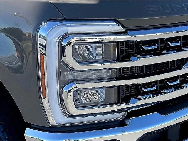 New 2027 Marsh Gray Metallic Ford F-250® Lariat® image 80