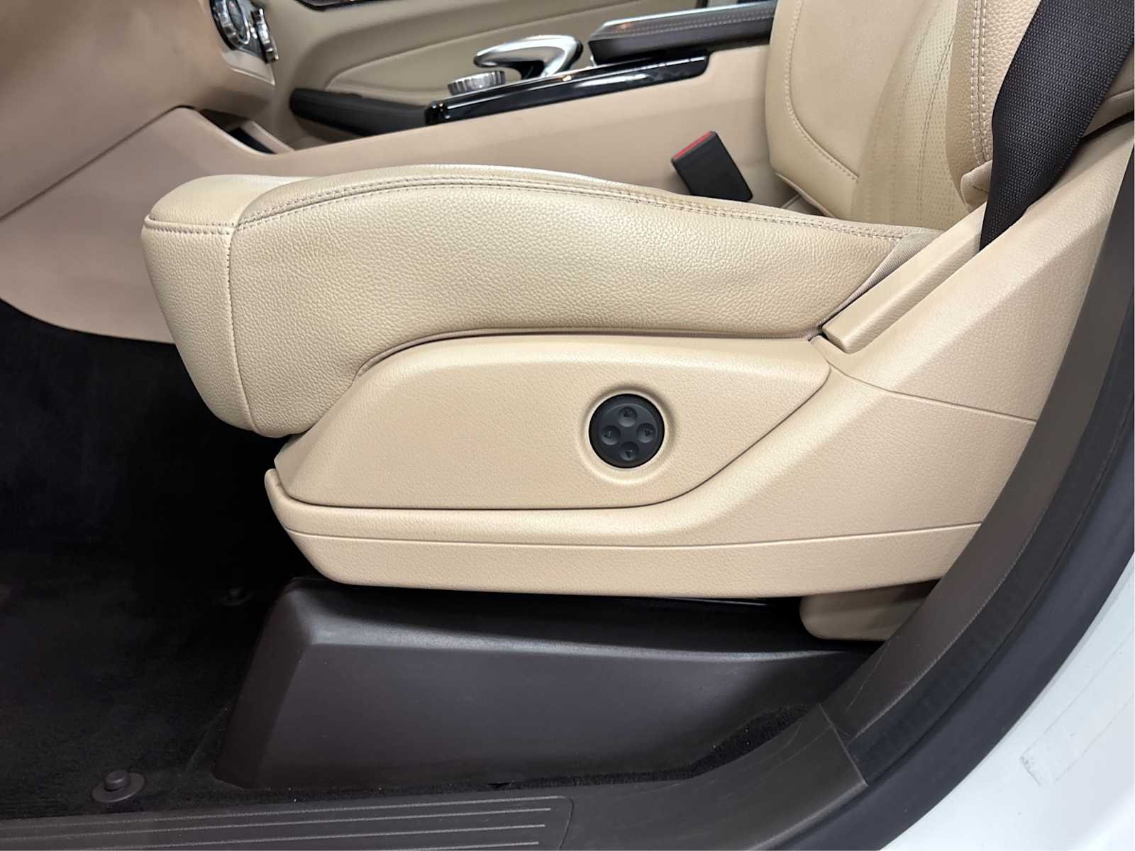 Used 2019 Polar White Mercedes-Benz GLS 450 image 37