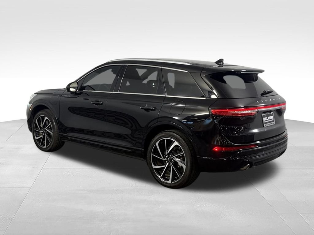 Used 2024 Black Metallic Lincoln Grand Touring image 7