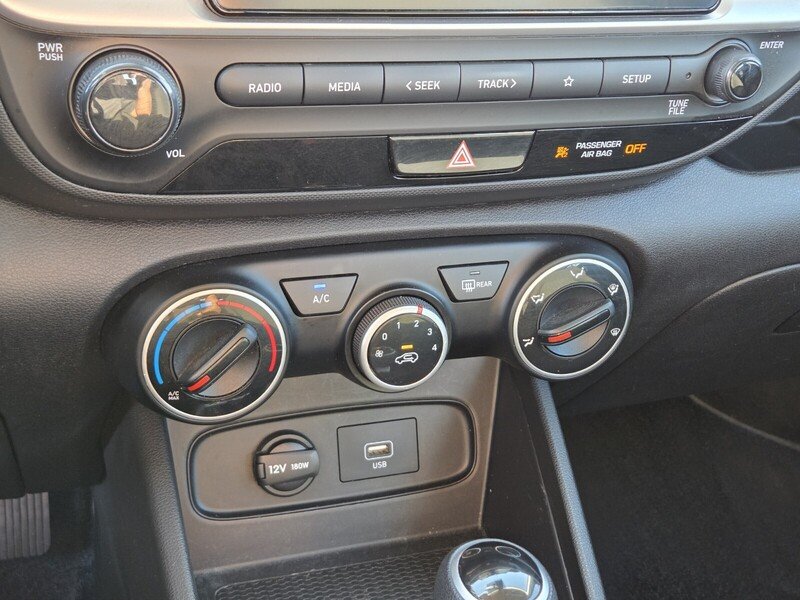 Used 2021 Black Hyundai SE image 30