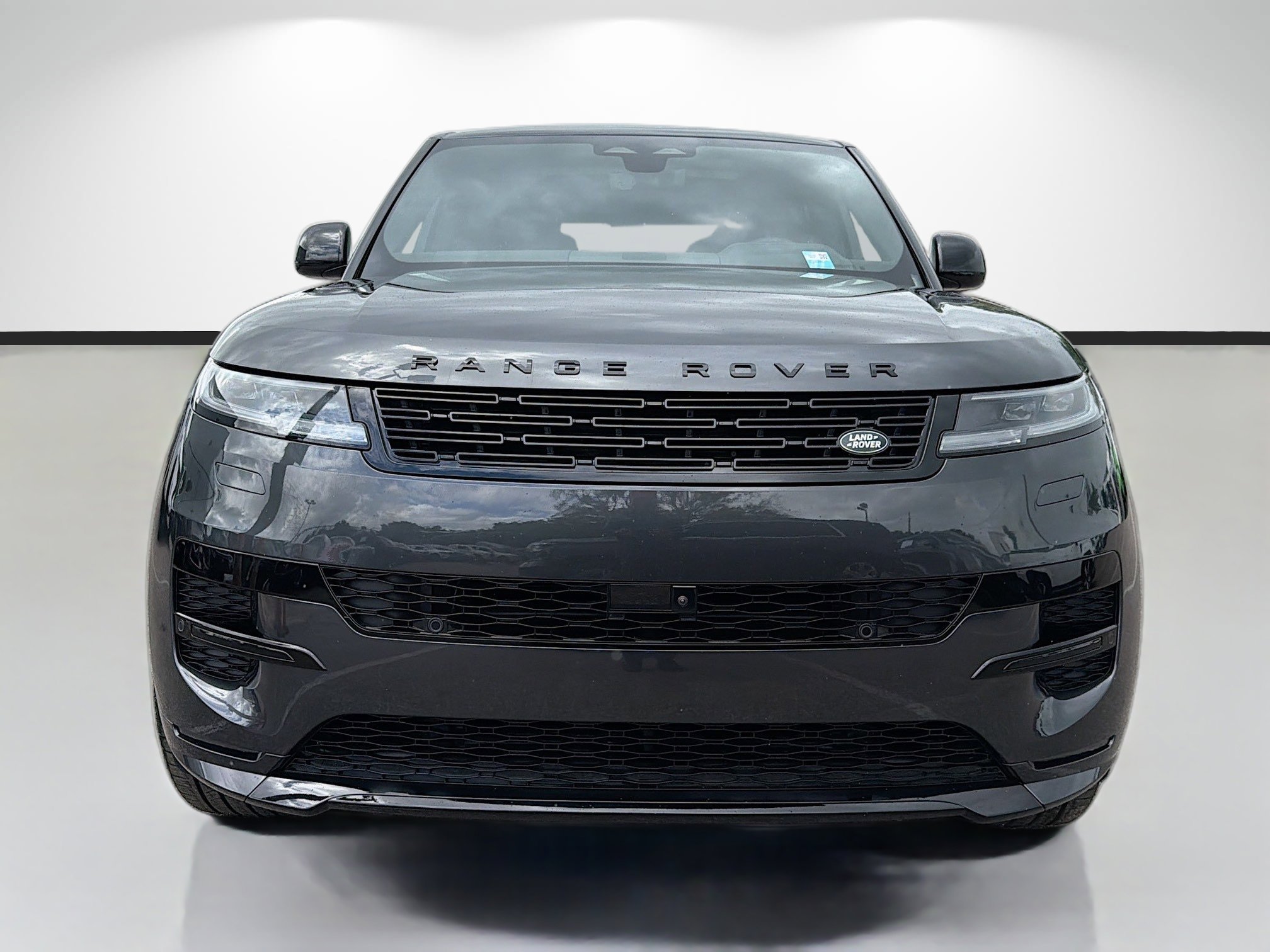 New 2026 Carpathian Grey Land Rover Dynamic SE image 8