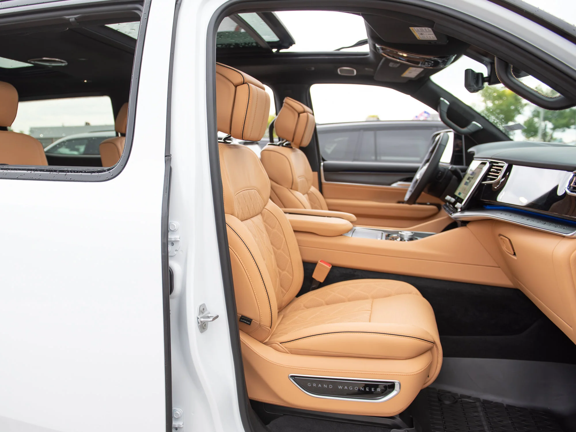New 2026 White Jeep Summit Reserve* 4x4, Massage Seats, McIntosh Audio, Front Cooler image 40