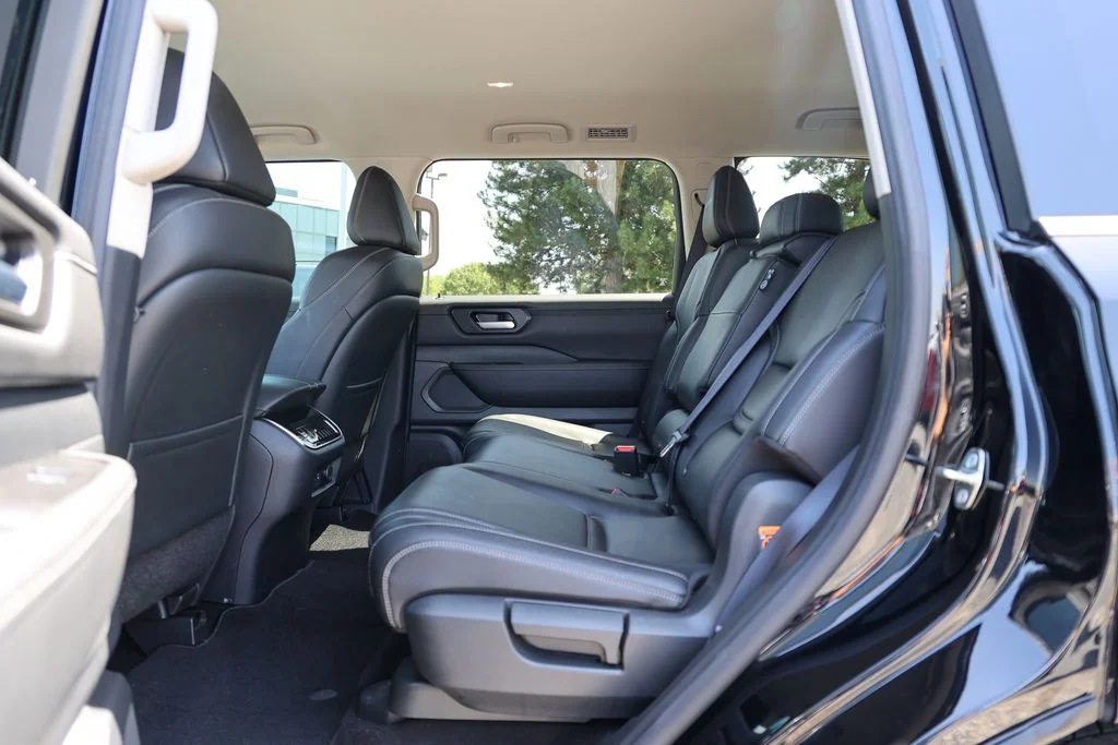 2025 Nissan Armada SV - Photo 30